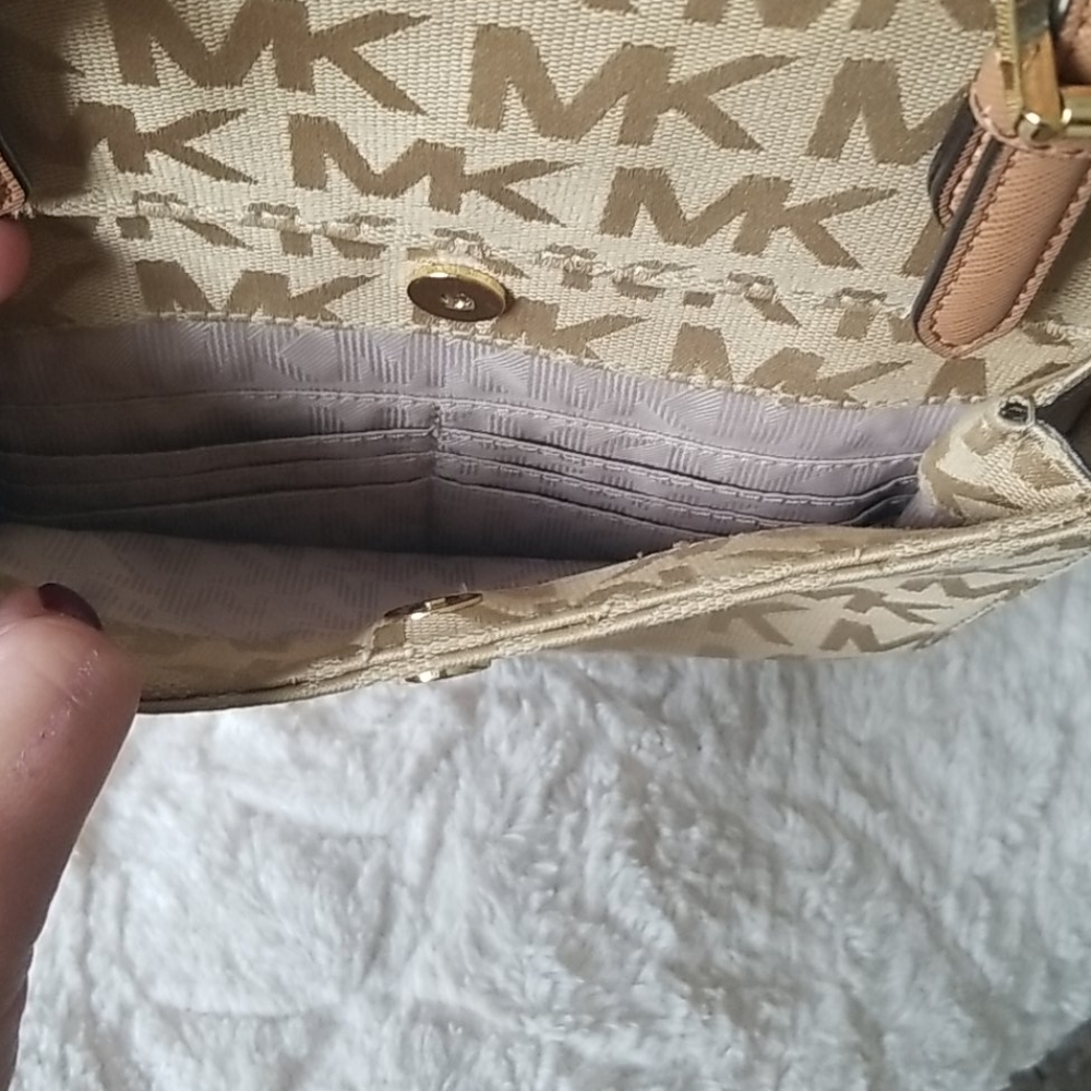 Authentic Michael Kors Purse - image 5